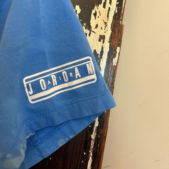 Boys distressed Air Jordan T-shirt. Size L - Picture 3 of 7